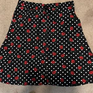 Stylish and Comfortable Lularoe Floral A-Line Skirt with Pockets!